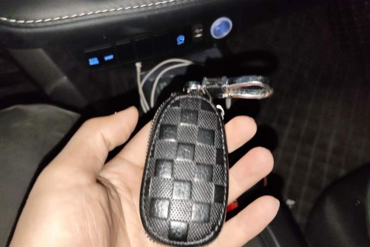 Used Toyota RAV4 2016 2.0L CVT Two-Wheel Drive Fashion Edition China V Standard