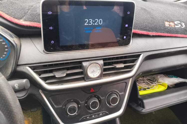 Used Wuling Hongguang S3 2018 1.5L Manual Comfort Model China V Standard Audio And AC Panel