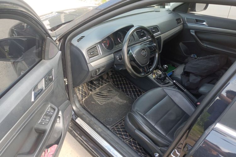 Used Volkswagen Lavida 2015 1.6L Manual Comfort Edition