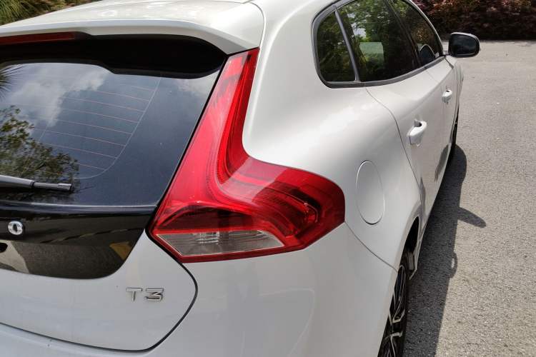 Used Volvo V40 2018 T3 Zhiyi Edition Right Rear Taillight