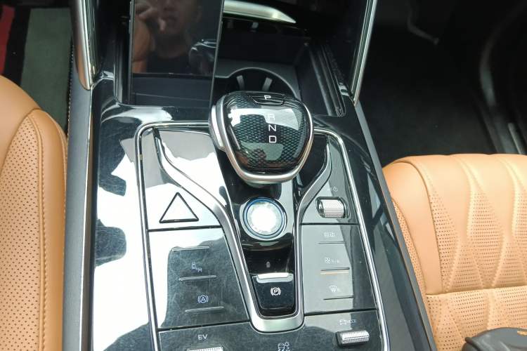 Used BYD Tang New Energy 2023 DM-i Champion Edition 112KM Prestige Model Gear Lever