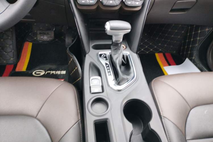 Used GAC Trumpchi GS4 2017 235T Automatic Two-Wheel Drive Elite Edition Gear Lever