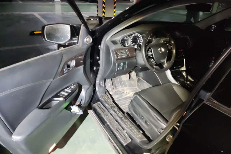 Used Honda Accord 2016 2.4L Luxury Edition Driver Seat