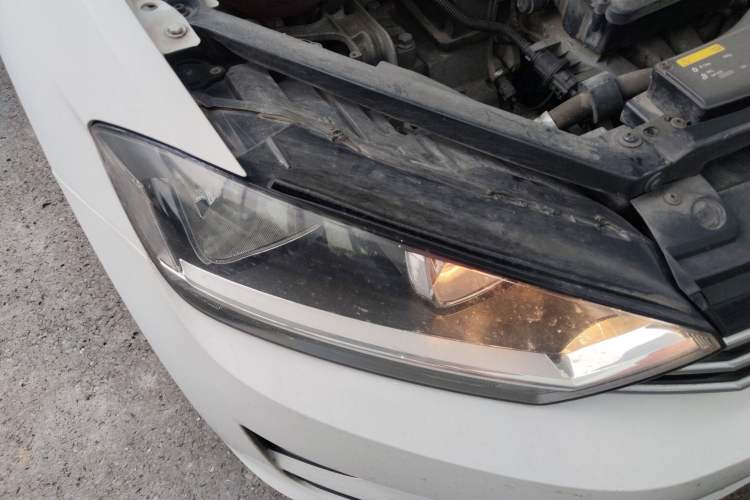 Used Volkswagen Golf Sportsvan 2016 1.6L Automatic Comfort Model Right Front Headlight