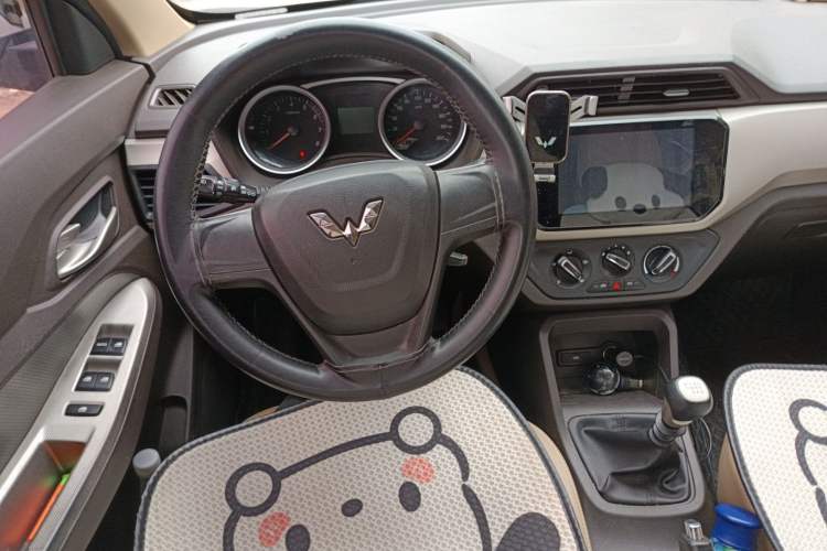 Used Wuling Hongguang 2019 1.5L S Comfort Edition China VI LAR