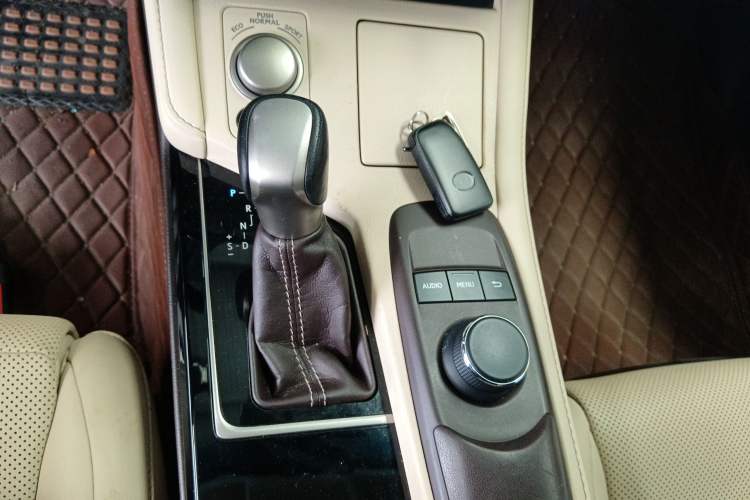 Used Lexus ES 2015 200 Elite Edition Gear Lever