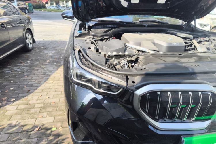 Used BMW 5 Series 2026 530Li Leading M Sport Package Right Front Headlight