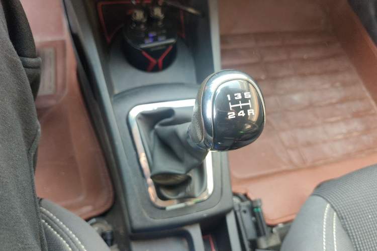 Used Dongfeng Aeolus AX3 2016 1.5L Manual Shangkue Model
