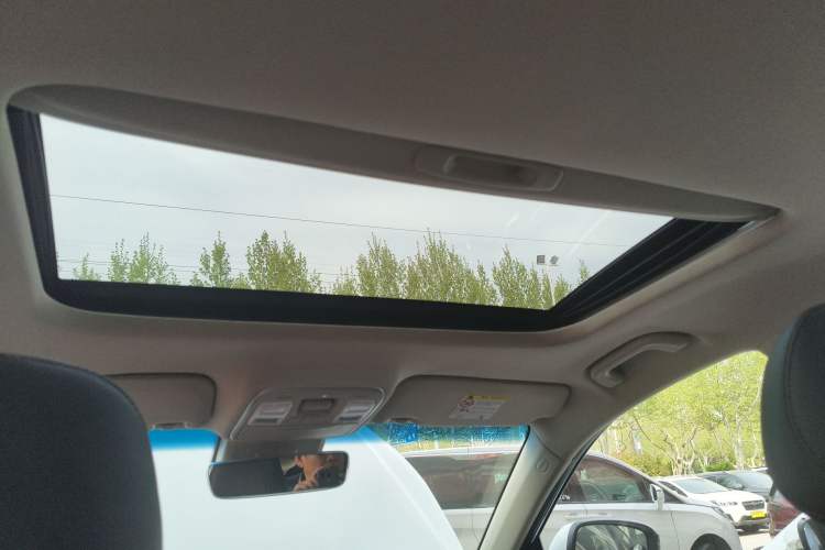 Used Geely Auto Emgrand GL 2018 1.4T DCT Prestige Smart Connectivity Version Headliner