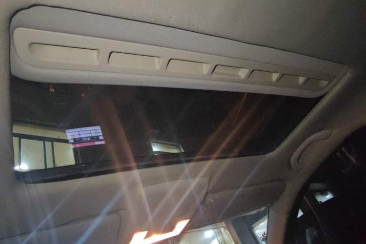 Used Volkswagen Lavida 2013 1.6L Manual Comfort Edition Headliner