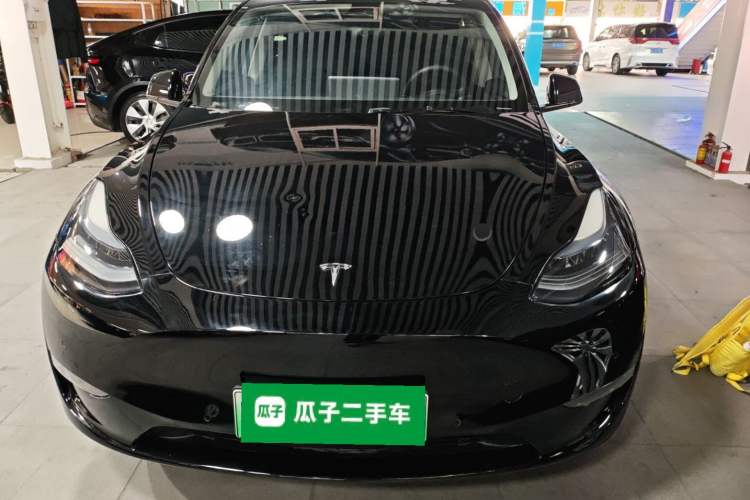 Used Tesla Model Y 2022 Long-Range All-Wheel-Drive Version