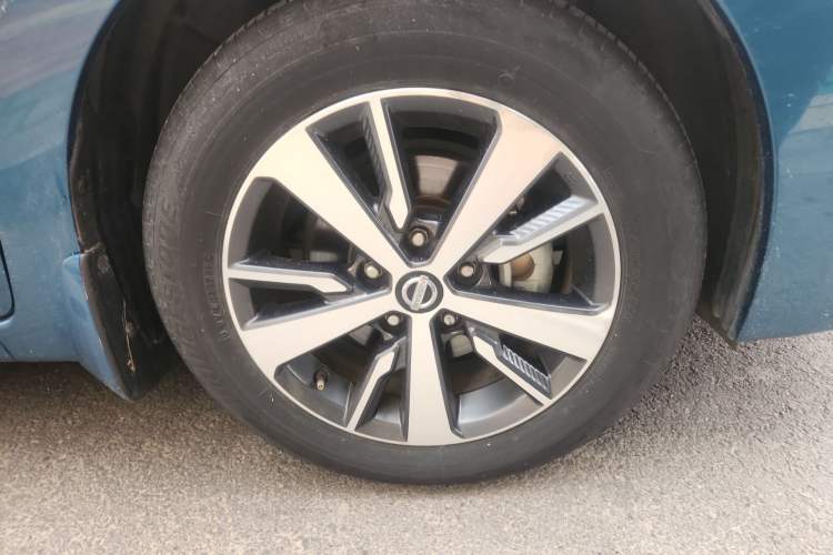 Used Nissan Lannia 2016 1.6L CVT Cool Edition Right Front Wheel Hub