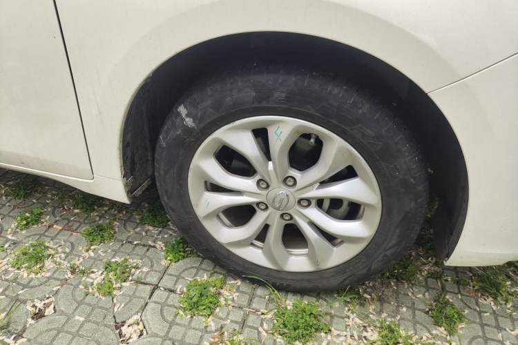 Used GAC Trumpchi GA4 2018 200T Automatic Luxury Edition Right Front Wheel Hub