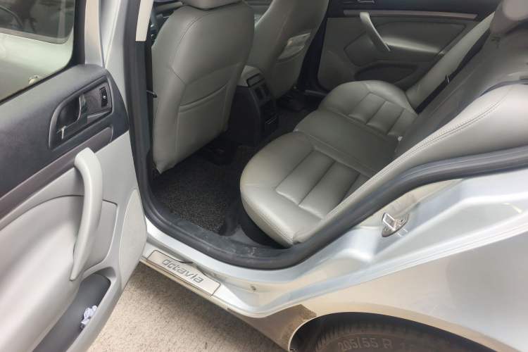 Used Skoda Octavia 2010 2.0L Automatic Yijun Edition