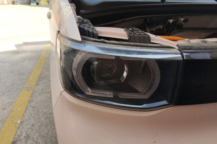 Used Wuling Hongguang MINIEV 2021 Macaron Fashion Model Lithium Iron Phosphate Right Front Headlight