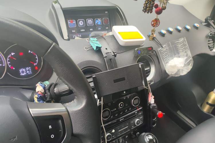 Used Renault Koleos 2014 2.5L 4x4 Comfort Edition Audio And AC Panel