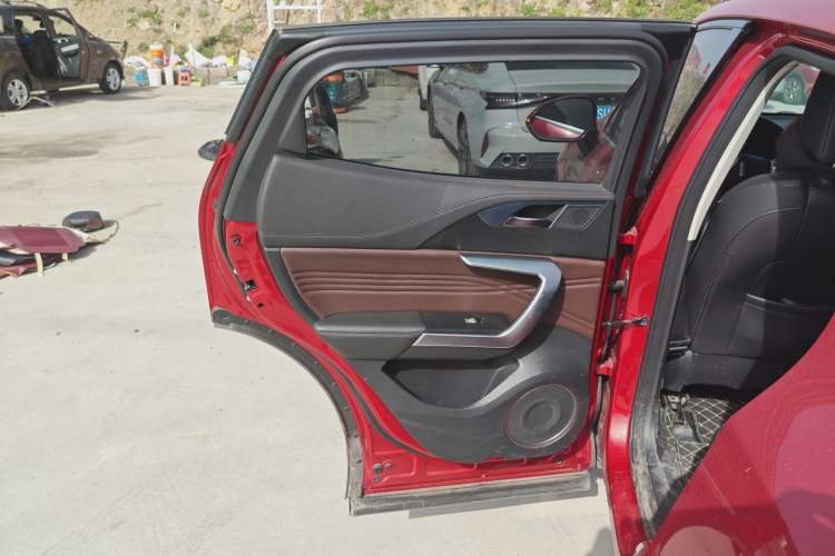 Used Wey VV5 2021 1.5T Two-Wheel Drive Color Pioneer