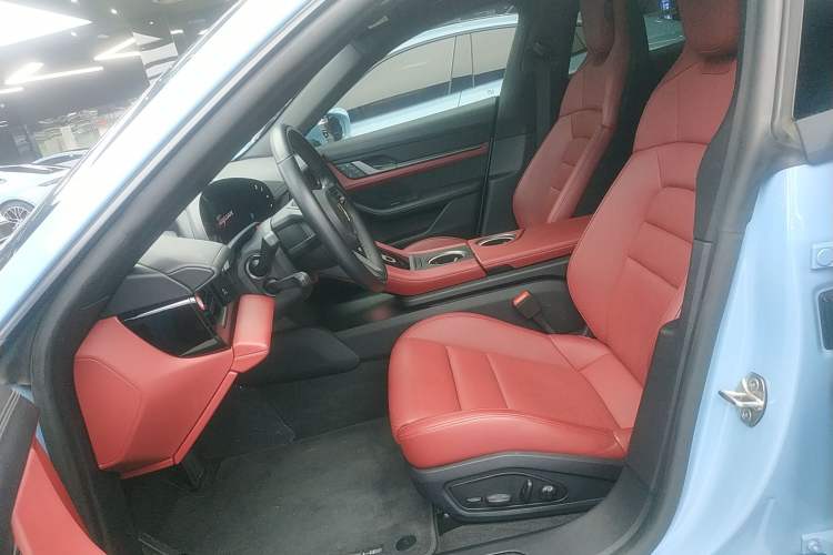 Used Porsche Taycan 2022-Year Updated Taycan