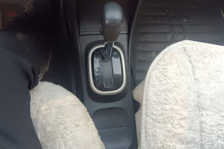 Used Nissan Sylphy 2018 Classic 1.6XE CVT Comfort Edition Gear Lever