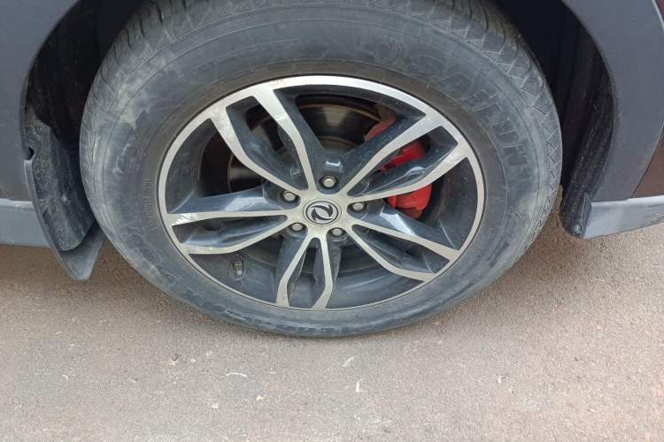 Used Dongfeng Fengon 580 2017 1.5T CVT Smart Style Model Right Front Wheel Hub