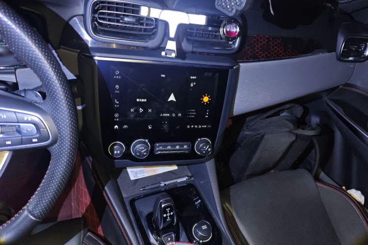Used Lynk & Co 03 2020 2.0TD Automatic Jing Pro Edition Audio And AC Panel