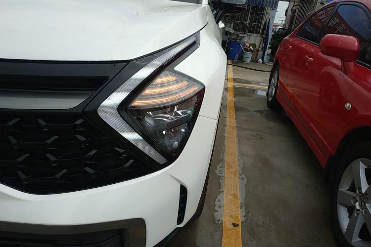 Used Kia Sportage (Chinese Domestic Model) 2023 2.0T Two-Wheel-Drive Prestige Edition Left Front Headlight