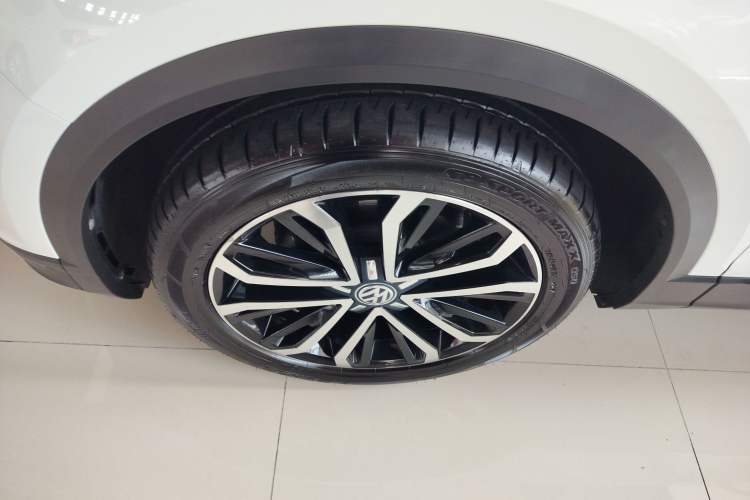 Used Volkswagen T-ROC 2018 280TSI DSG Two-Wheel-Drive Luxury Version China V Emission Standard