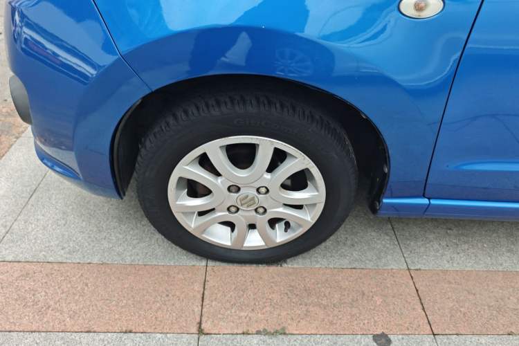 Used Suzuki Alto 2013 1.0L Automatic Luxury Model Left Front Wheel Hub