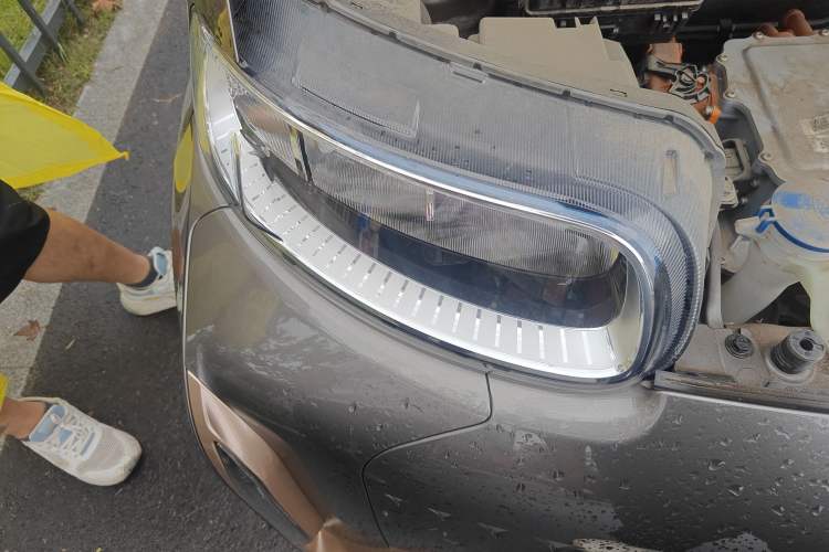 Used ORA White Cat 2022 Xiaoyue Mao Edition 360 km Luxury Model Lithium NMC