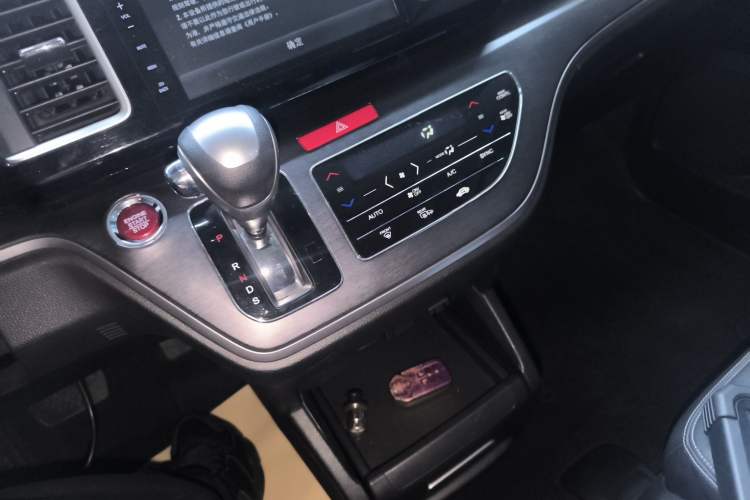 Used Honda Elysion 2016 2.4L Luxury Edition
