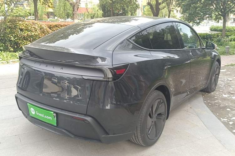 Used Tesla Model Y 2025 Rear-Wheel-Drive Version Rear Right 45 Deg