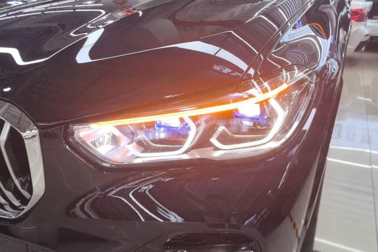 Used BMW X5 2022 Restyled xDrive 30Li Luxury Version M Sport Package
