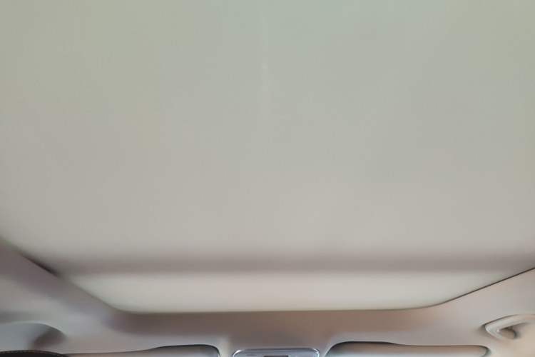 Used Geely Auto Emgrand X7 Sport 2016 2.0L Manual ZhiShang Version Headliner