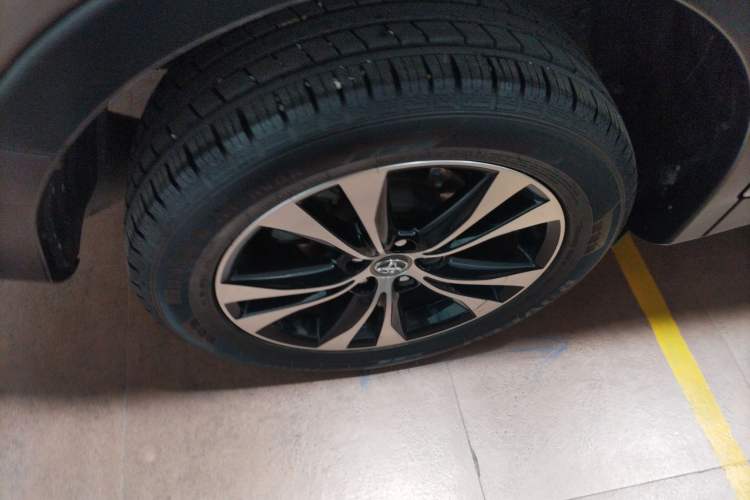 Used Toyota RAV4 2015 2.5L Automatic 4x4 Luxury Edition
