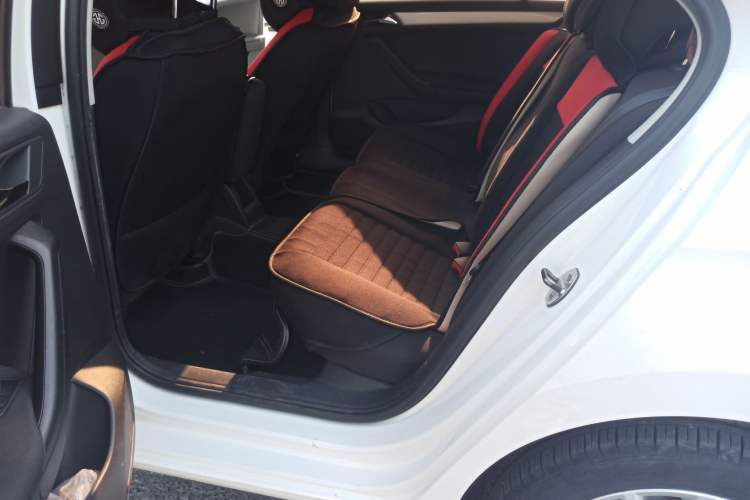 Used Volkswagen Jetta 2015 1.6L Manual Comfort Model