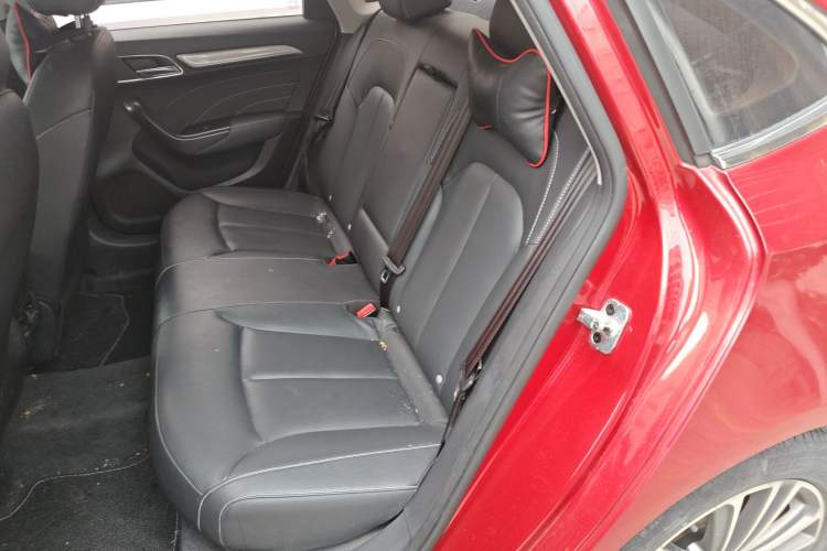 Used Roewe i6 2020 PLUS 1.6L CVT 4G Connected Glory Holographic Edition