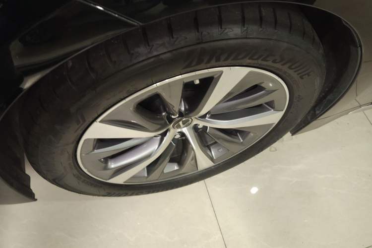 Used Lexus LS 2018 500h Excellence Edition China VI standard