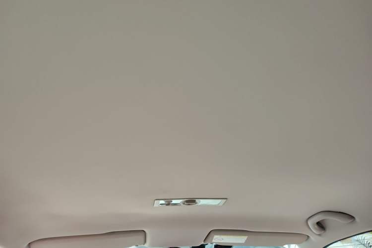 Used Volkswagen Gran Lavida 2015 1.6L Automatic Fashion Edition Headliner