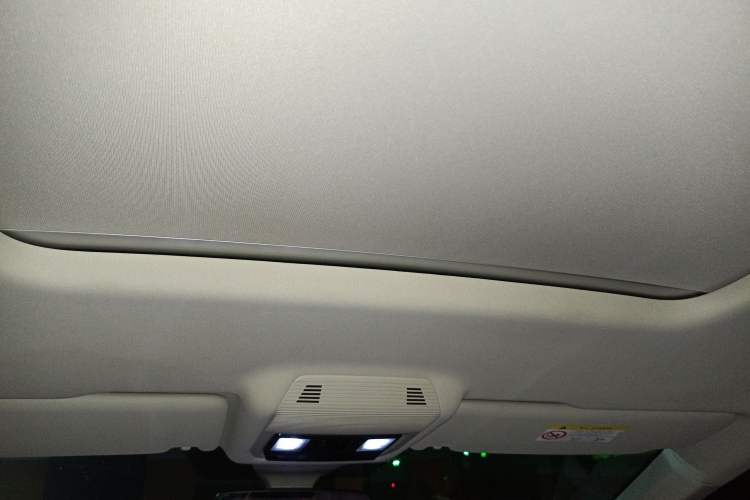 Used Volkswagen Viloran 2023 Revised Version 380TSI Luxury Edition Headliner