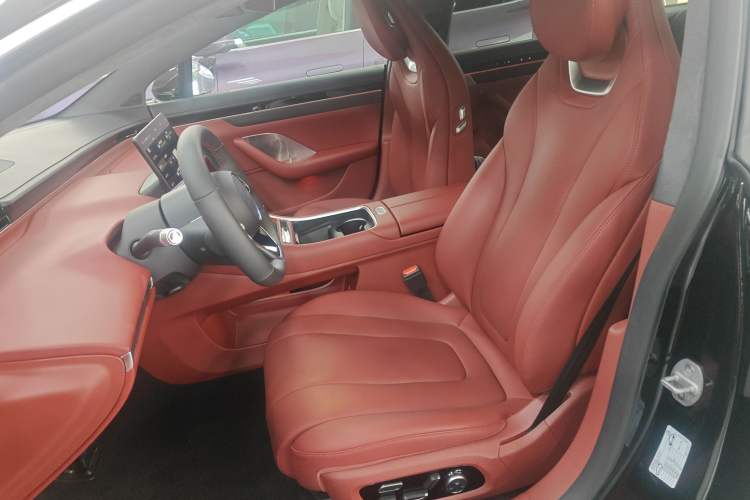 Used Hima Luxeed S7 2025 855 km Max