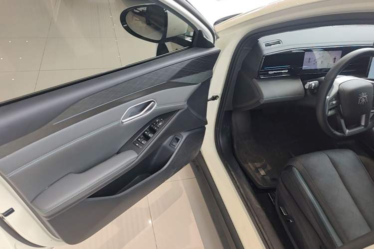 Used BYD Qin L 2025 EV 545KM Excellence Edition
