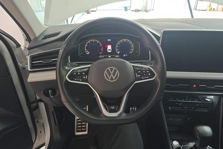 Used Volkswagen Tiguan L 2023 330TSI Automatic Two-Wheel Drive R-Line Enjoyment Edition