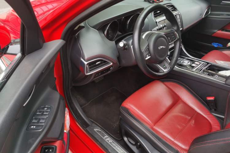 Used Jaguar XE 2018 2.0T 300 PS All-Wheel-Drive R-Sport Sport Edition
