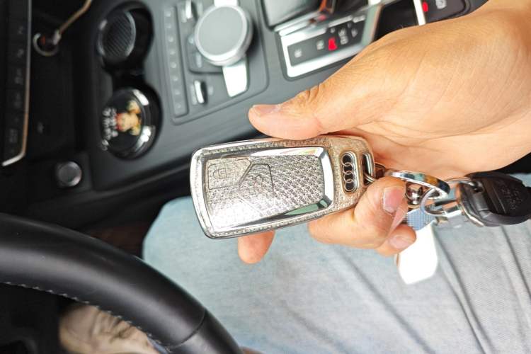 Used Audi A4L 2019 40 TFSI Fashion Edition China VI Emission Standard Vehicle Key