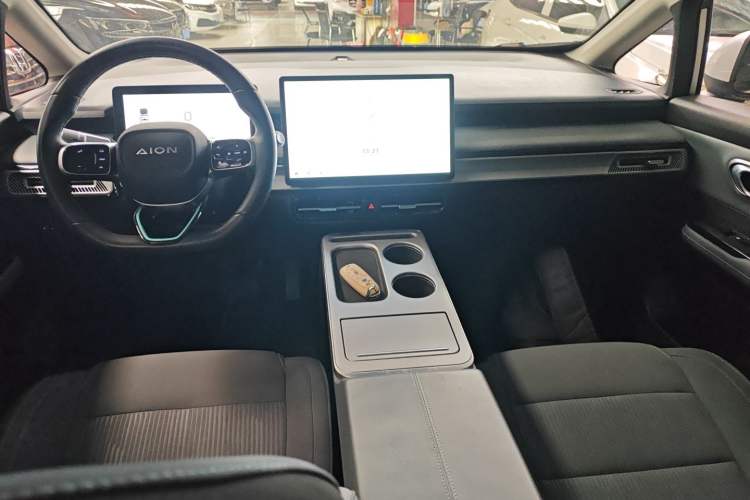 Used AION Y 2024 Younger