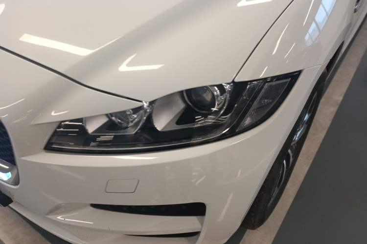 Used Jaguar F-PACE 2018 2.0T Four-Wheel Drive Urban Luxury Edition
