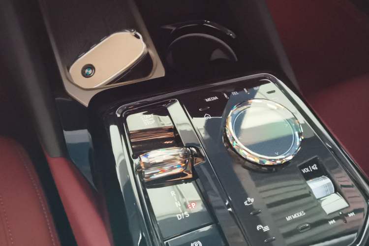 Used BMW 5 Series 2025 530Li Luxury Edition M Sport Package Gear Lever