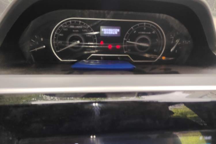 Used SAIC MAXUS Xintu V80 2023 2.0T Manual Classic Aoyuntong Short Wheelbase Mid-Roof 5/6-Seater Instrument Cluster