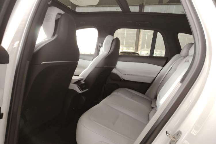 Used Nio ES6 2024 75 kWh
