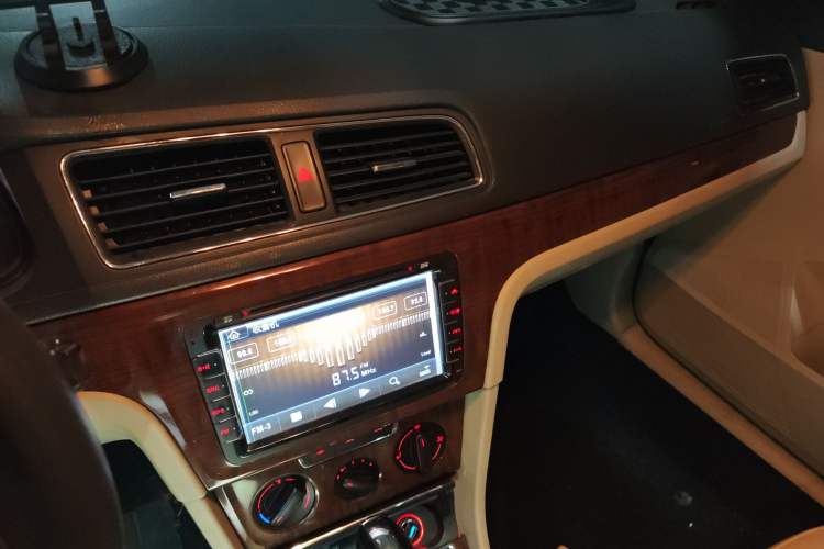 Used Volkswagen Lavida 2013 Restyled Classic 1.6L Automatic Comfort Edition
